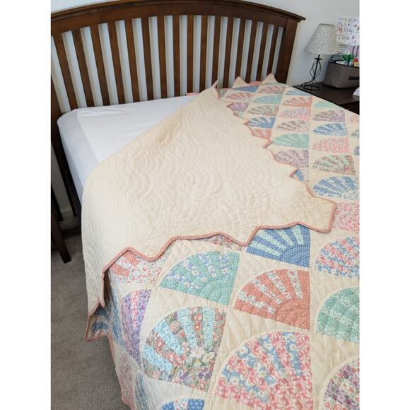 Vintage Seashell Fan Pattern Quilt Hand Scalloped Bedspread ARCH QUILT New York - Picture 10 of 13